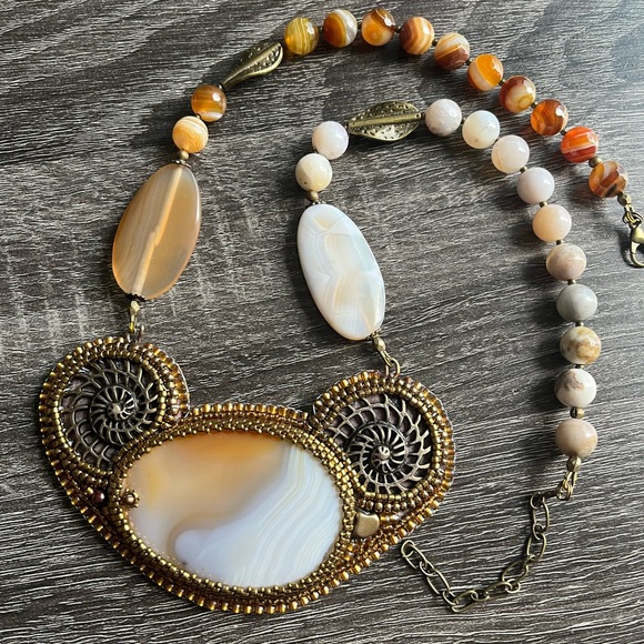 Hand Crafted Jewelry - Embroidered agate necklace